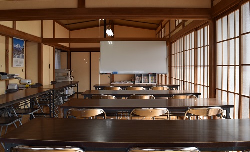 �Q�K����